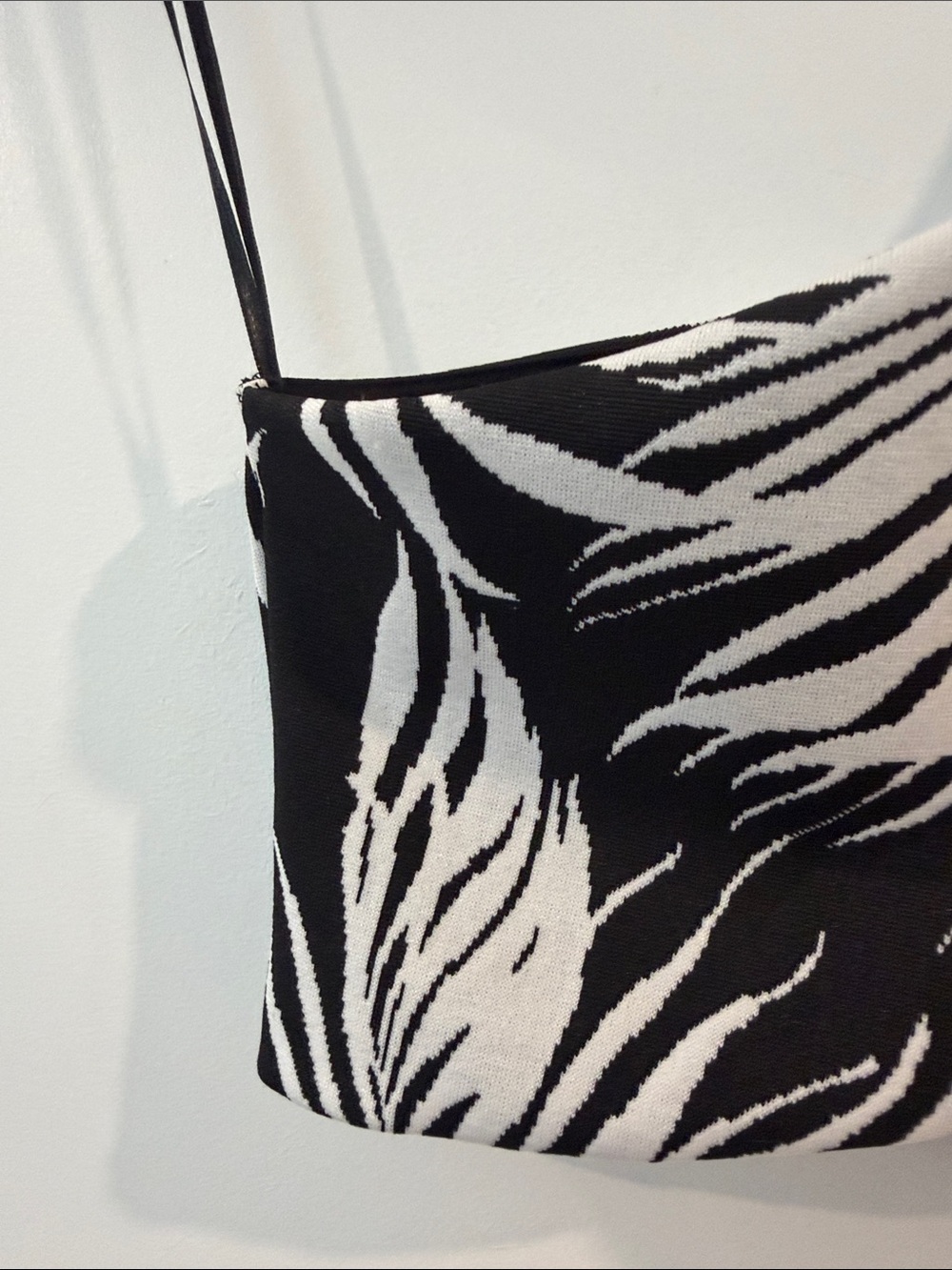 Zara Black & White One-Shoulder Palm-Print Crop Top - Picture 4 of 6